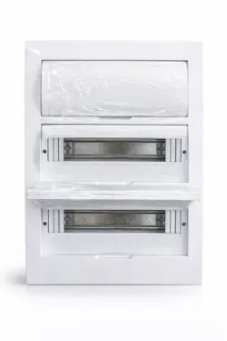 Quadro de Distribui��o Embutir para 36 disjuntores QDE36D Kayama